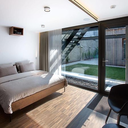 B&B Snooz Inn เกนต์ ภายนอก รูปภาพ